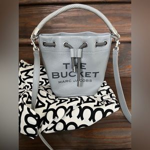 Marc Jacobs The Bucket Bag Grey